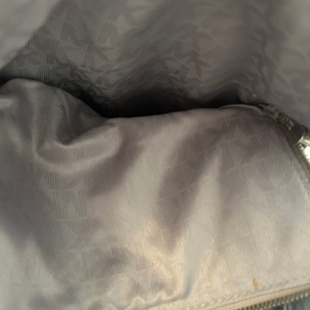 Michael Kors grey/taupe bag. Multiple inside pockets. No marks or flaws. - Picture 12 of 15